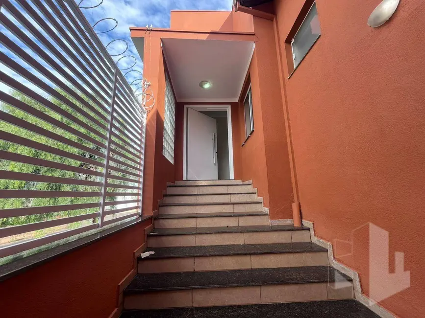 Foto 2 de Casa com 3 quartos para alugar, 250m2 em Jardim Parati, Jau - SP