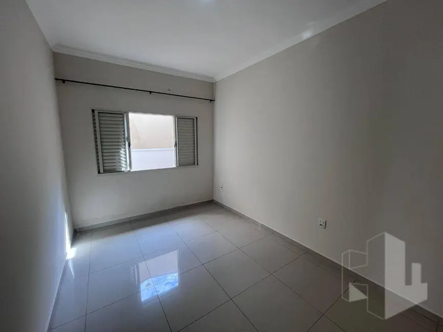 Foto 9 de Casa com 3 quartos para alugar, 250m2 em Jardim Parati, Jau - SP