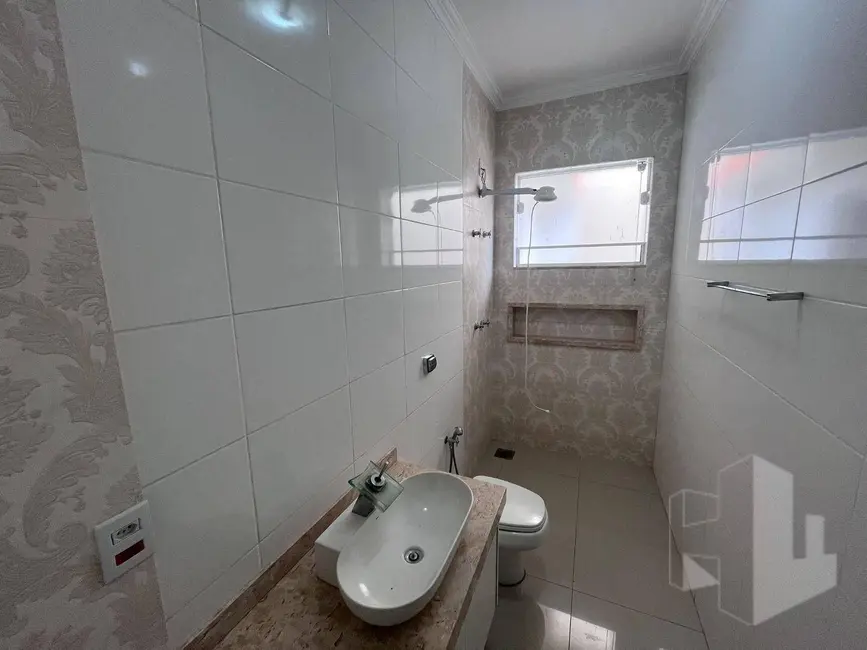 Foto 7 de Casa com 3 quartos para alugar, 250m2 em Jardim Parati, Jau - SP