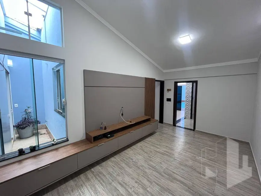 Foto 1 de Casa com 3 quartos para alugar, 150m2 em Jardim Novo Horizonte, Jau - SP