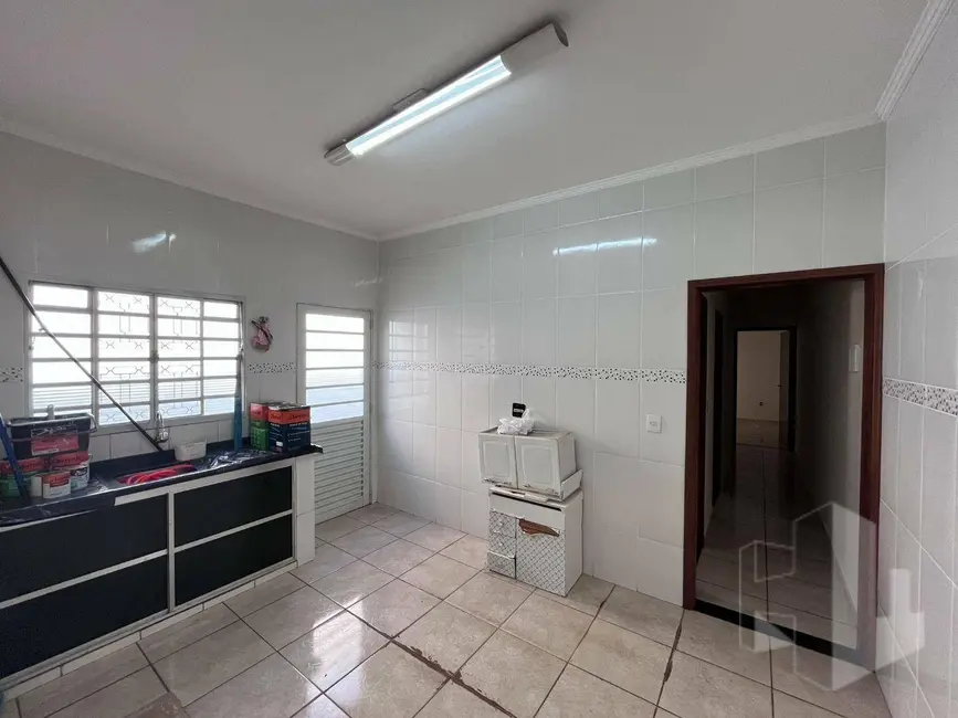 Foto 2 de Casa com 2 quartos para alugar, 50m2 em Jardim Cila de Lúcio Bauab, Jau - SP