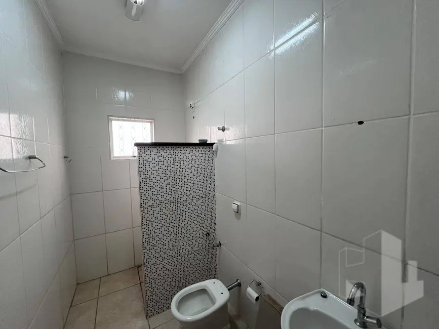 Foto 3 de Casa com 2 quartos para alugar, 50m2 em Jardim Cila de Lúcio Bauab, Jau - SP