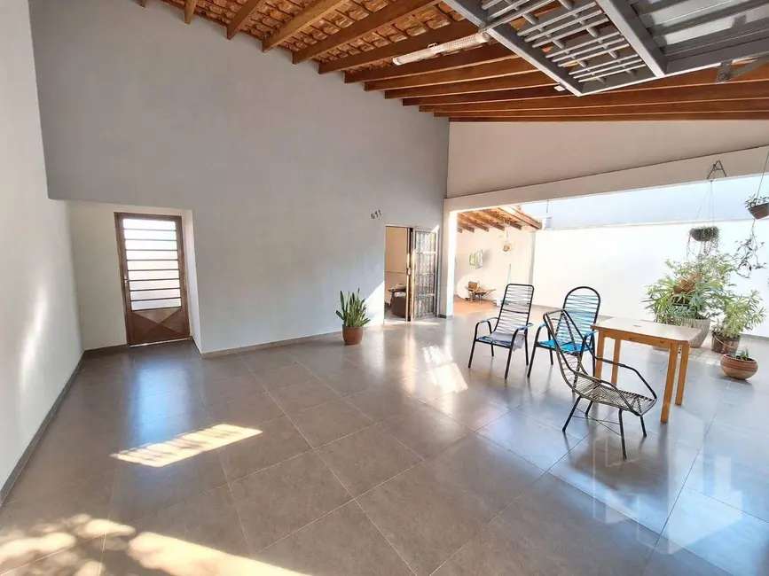 Foto 1 de Casa com 2 quartos à venda, 250m2 em Conjunto Residencial Bernardi, Jau - SP