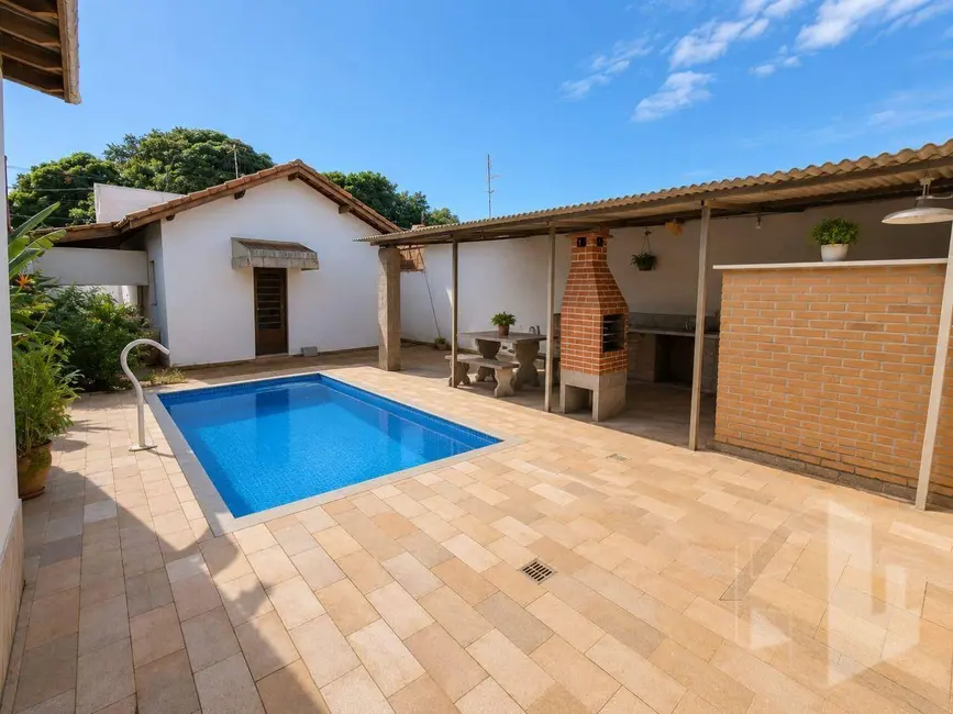 Foto 2 de Casa com 2 quartos à venda, 250m2 em Conjunto Residencial Bernardi, Jau - SP
