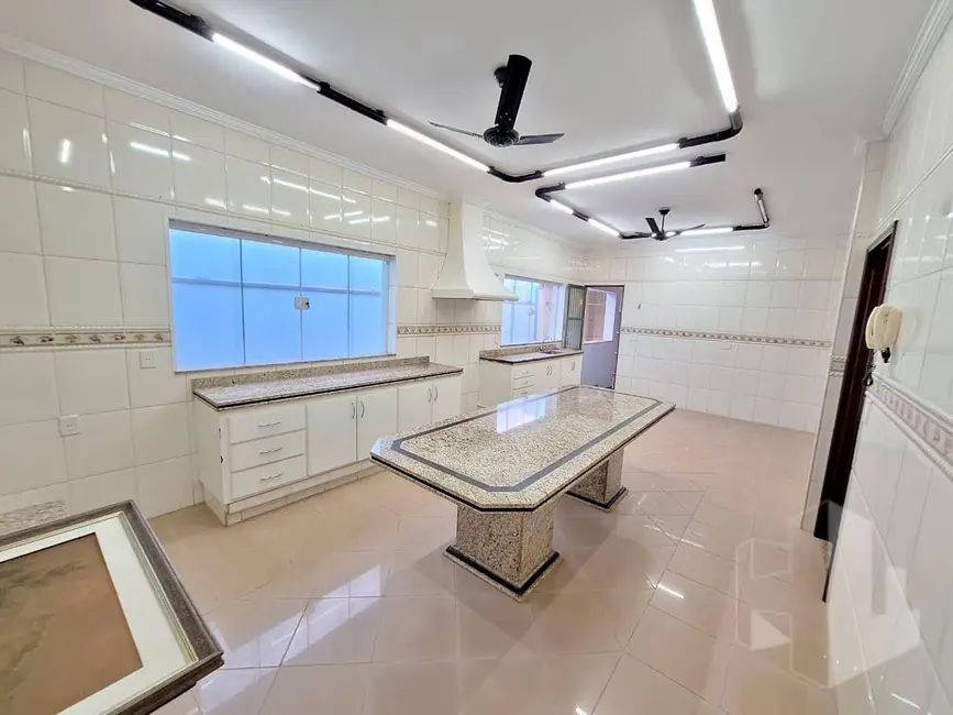 Foto 5 de Casa com 3 quartos à venda e para alugar, 398m2 em Jardim Maria Luiza I, Jau - SP