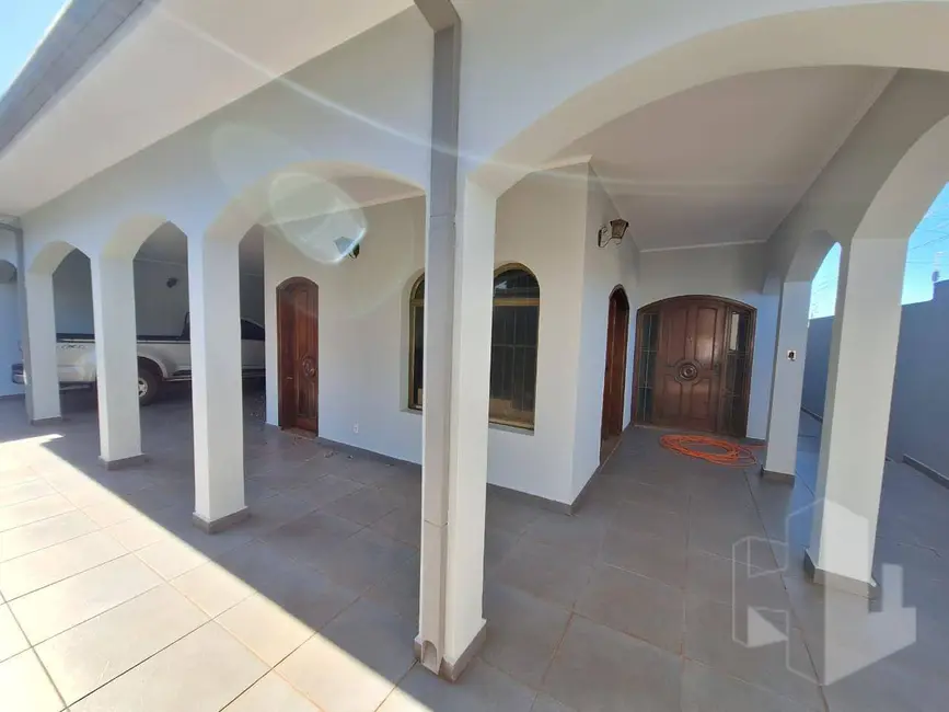 Foto 2 de Casa com 3 quartos à venda e para alugar, 398m2 em Jardim Maria Luiza I, Jau - SP