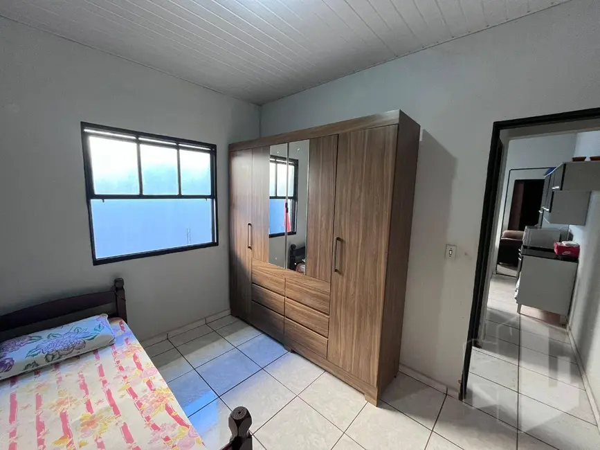 Casa com 2 quartos para alugar, 30m2 em Jardim Orlando Chesini Ometto II, Jau - SP - imagem 9 Foto 9 de Casa com 2 quartos para alugar, 30m2 em Jardim Orlando Chesini Ometto II, Jau - SP