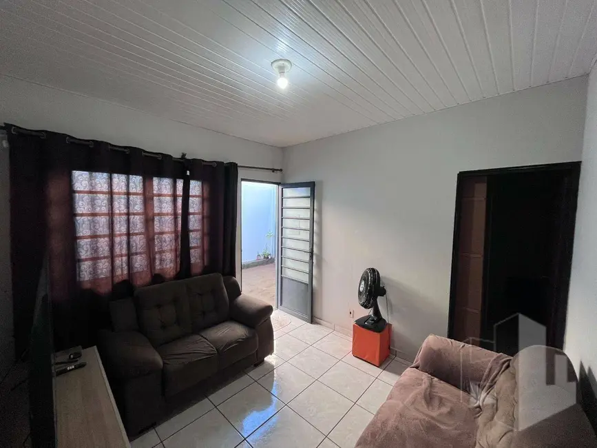 Casa com 2 quartos para alugar, 30m2 em Jardim Orlando Chesini Ometto II, Jau - SP - imagem 6 Foto 6 de Casa com 2 quartos para alugar, 30m2 em Jardim Orlando Chesini Ometto II, Jau - SP