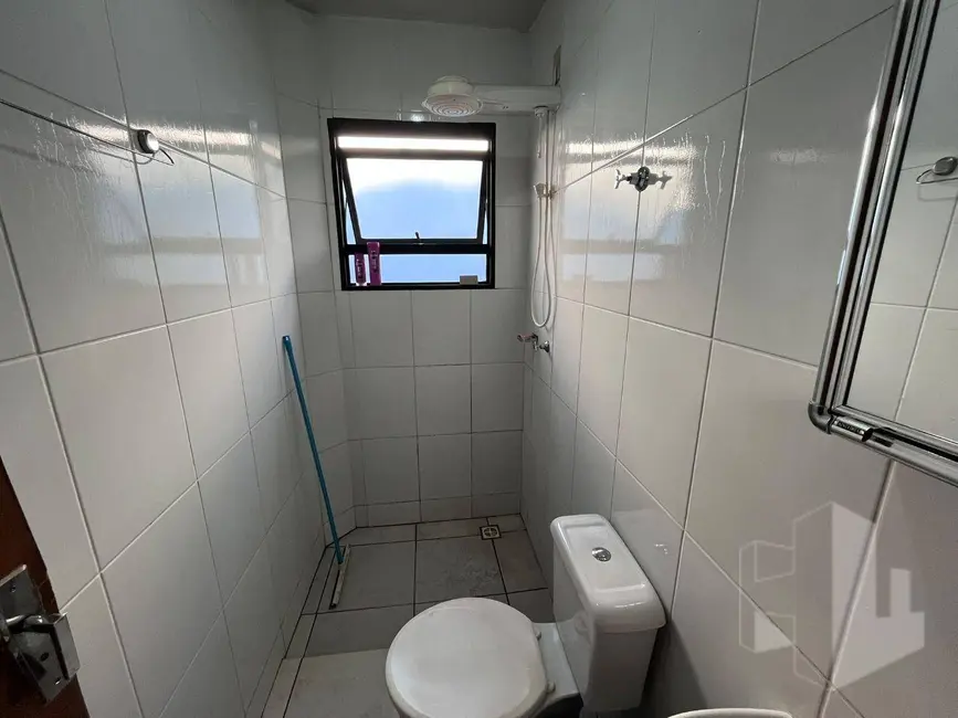Casa com 2 quartos para alugar, 30m2 em Jardim Orlando Chesini Ometto II, Jau - SP - imagem 8 Foto 8 de Casa com 2 quartos para alugar, 30m2 em Jardim Orlando Chesini Ometto II, Jau - SP