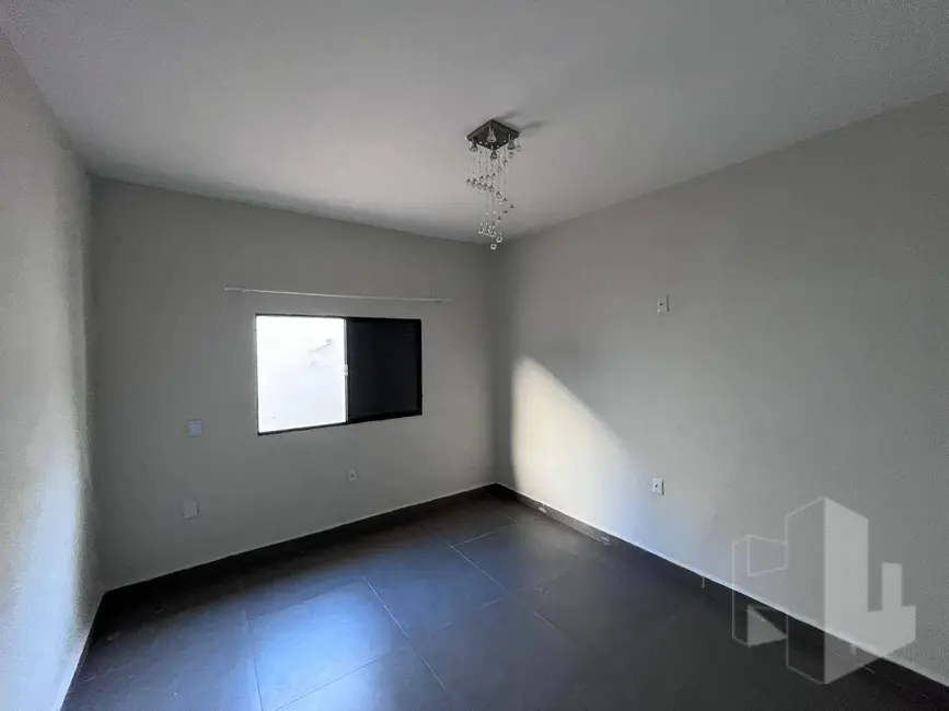 Foto 8 de Casa com 3 quartos à venda e para alugar, 25m2 em Jardim Itamarati, Jau - SP