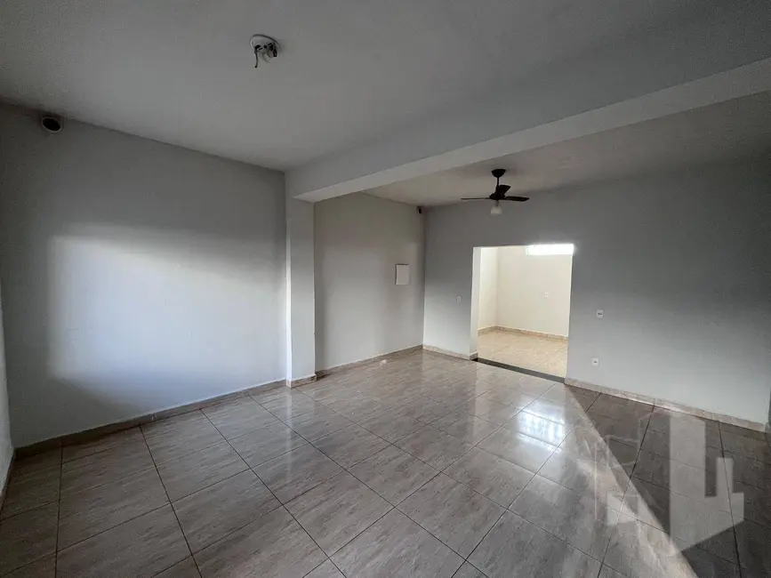 Foto 5 de Casa com 3 quartos à venda e para alugar, 25m2 em Jardim Itamarati, Jau - SP