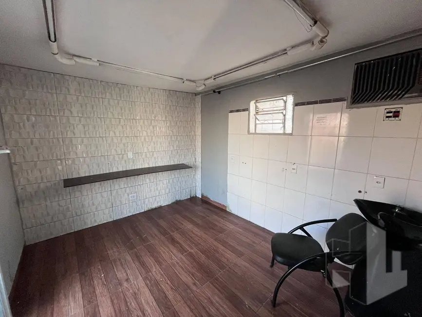 Foto 4 de Casa com 3 quartos à venda e para alugar, 25m2 em Jardim Itamarati, Jau - SP