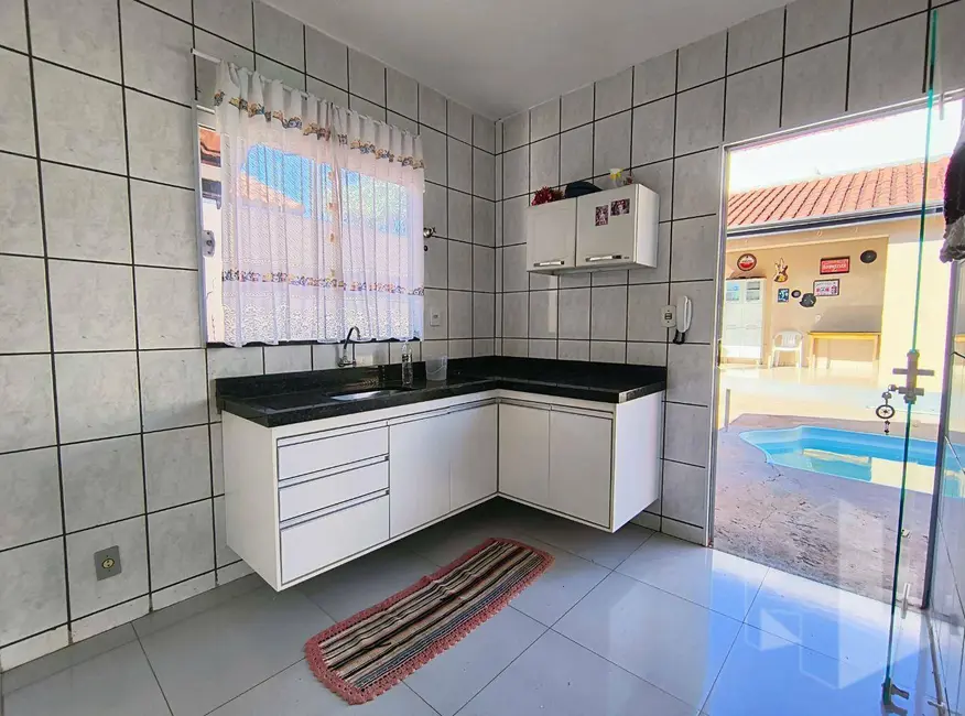 Foto 8 de Casa com 2 quartos para alugar, 250m2 em Conjunto Residencial Bernardi, Jau - SP