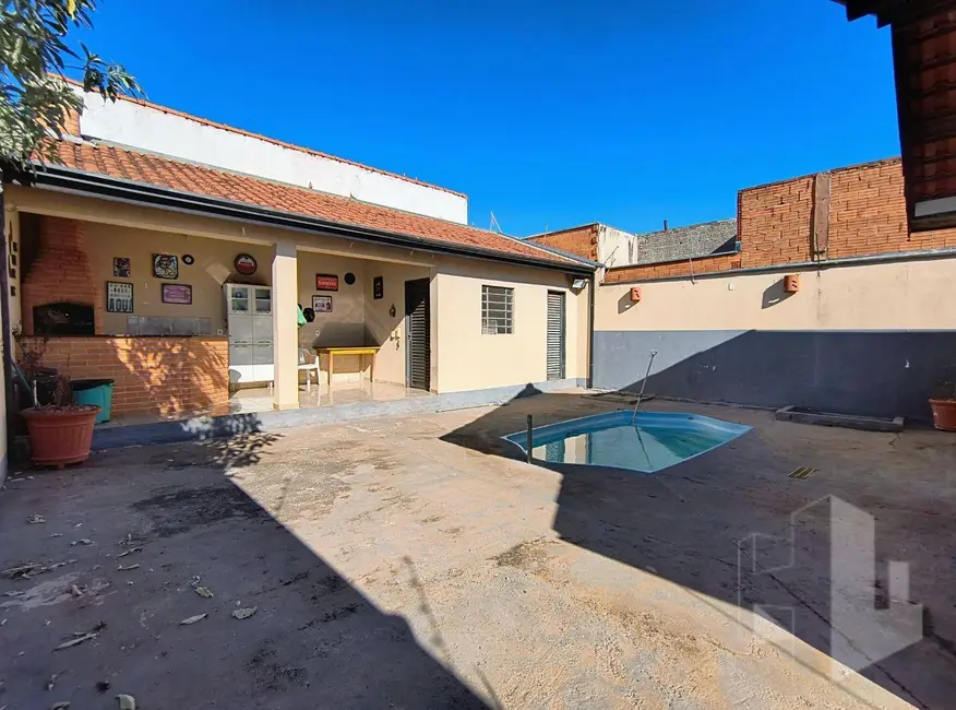 Foto 4 de Casa com 2 quartos para alugar, 250m2 em Conjunto Residencial Bernardi, Jau - SP