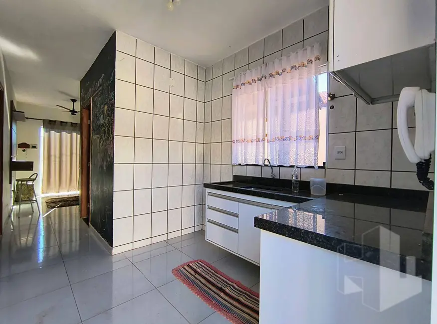 Foto 6 de Casa com 2 quartos para alugar, 250m2 em Conjunto Residencial Bernardi, Jau - SP