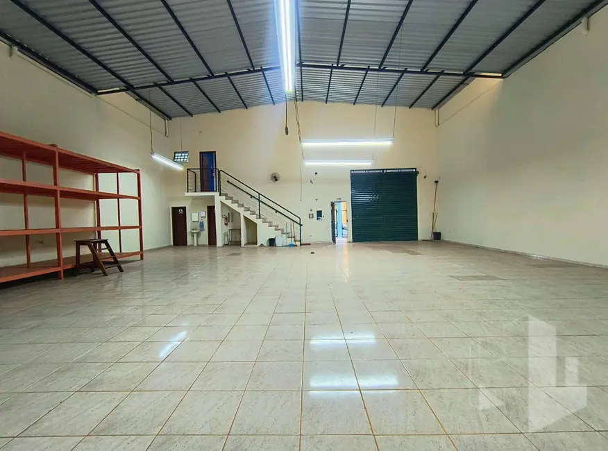 Foto 2 de Armazém / Galpão para alugar, 615m2 em Distrito Industrial, Jau - SP
