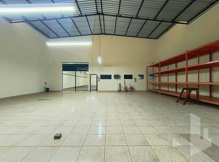 Foto 5 de Armazém / Galpão para alugar, 615m2 em Distrito Industrial, Jau - SP