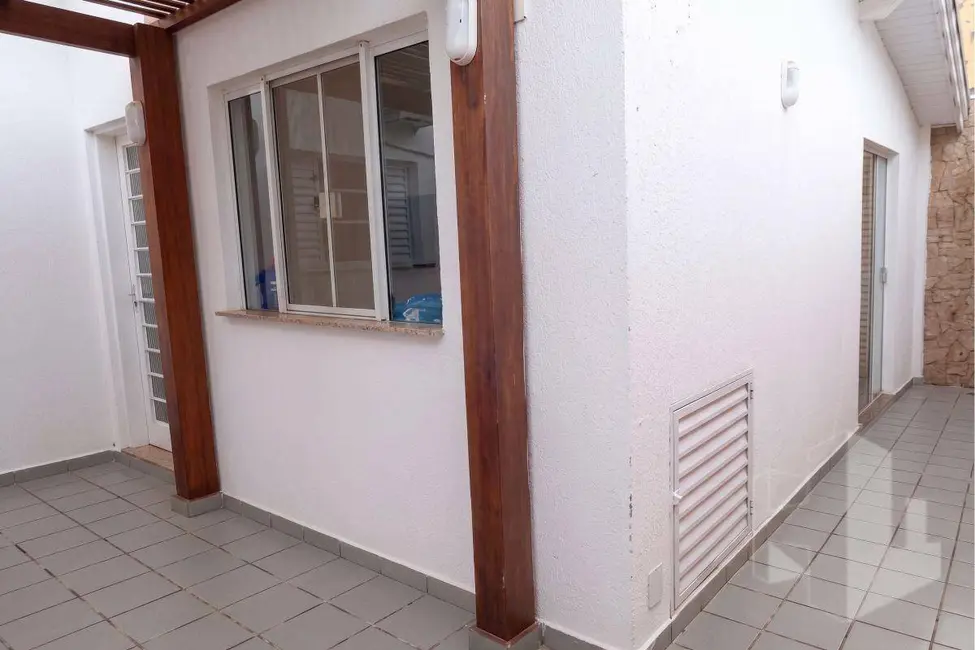 Foto 9 de Casa com 2 quartos para alugar, 224m2 em Vila Carvalho, Jau - SP