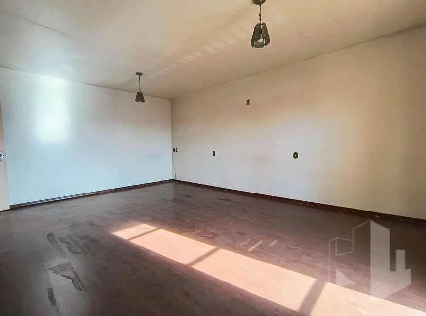 Casa com 5 quartos para alugar, 750m2 em Jardim Maria Luiza I, Jau - SP - imagem 4 Foto 4 de Casa com 5 quartos para alugar, 750m2 em Jardim Maria Luiza I, Jau - SP