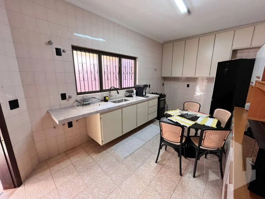 Foto 9 de Casa com 3 quartos à venda, 330m2 em Chácara Peccioli, Jau - SP