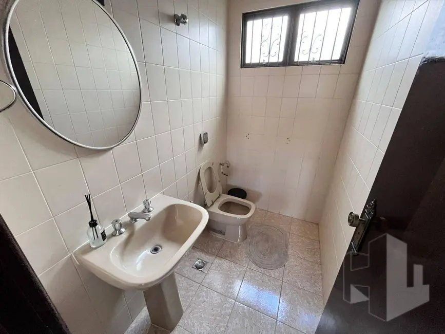 Foto 8 de Casa com 3 quartos à venda, 330m2 em Chácara Peccioli, Jau - SP