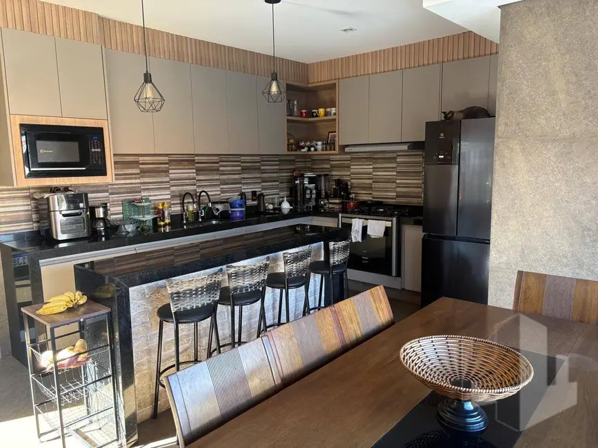 Foto 6 de Casa com 3 quartos à venda, 480m2 em Vila Nova Brasil, Jau - SP