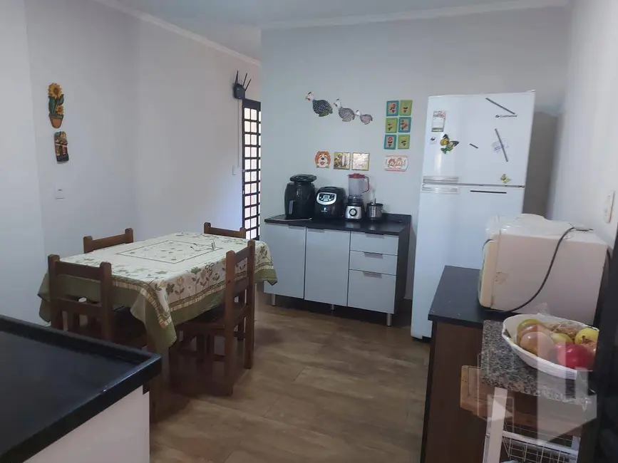 Chácara com 2 quartos à venda, 1600m2 em Jau - SP - imagem 4 Foto 4 de Chácara com 2 quartos à venda, 1600m2 em Jau - SP
