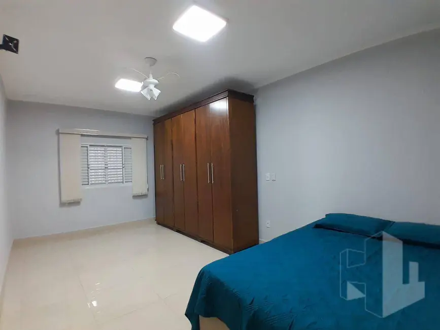 Casa com 2 quartos à venda, 225m2 em Jardim Continental, Jau - SP - imagem 4 Foto 4 de Casa com 2 quartos à venda, 225m2 em Jardim Continental, Jau - SP