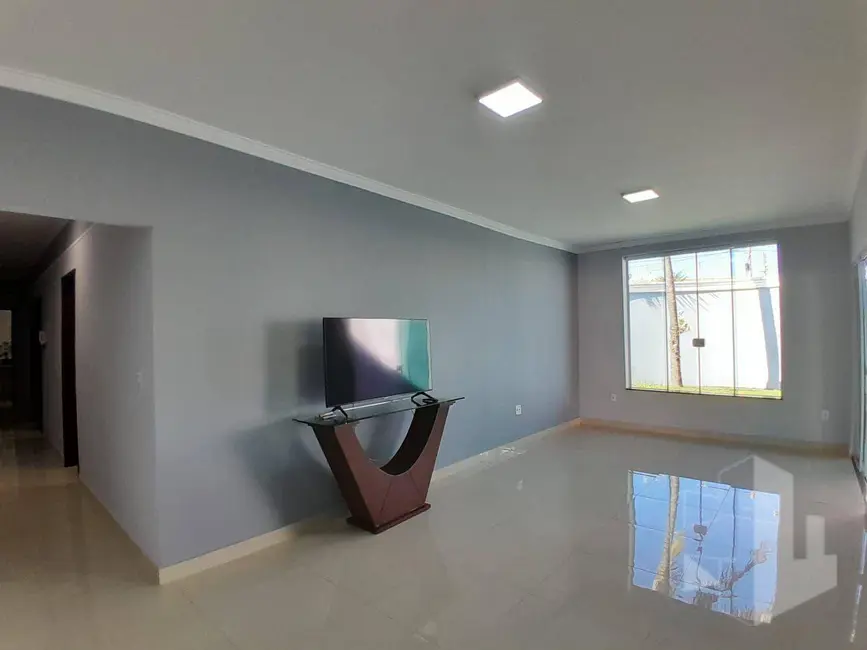 Casa com 2 quartos à venda, 225m2 em Jardim Continental, Jau - SP - imagem 1 Foto 1 de Casa com 2 quartos à venda, 225m2 em Jardim Continental, Jau - SP