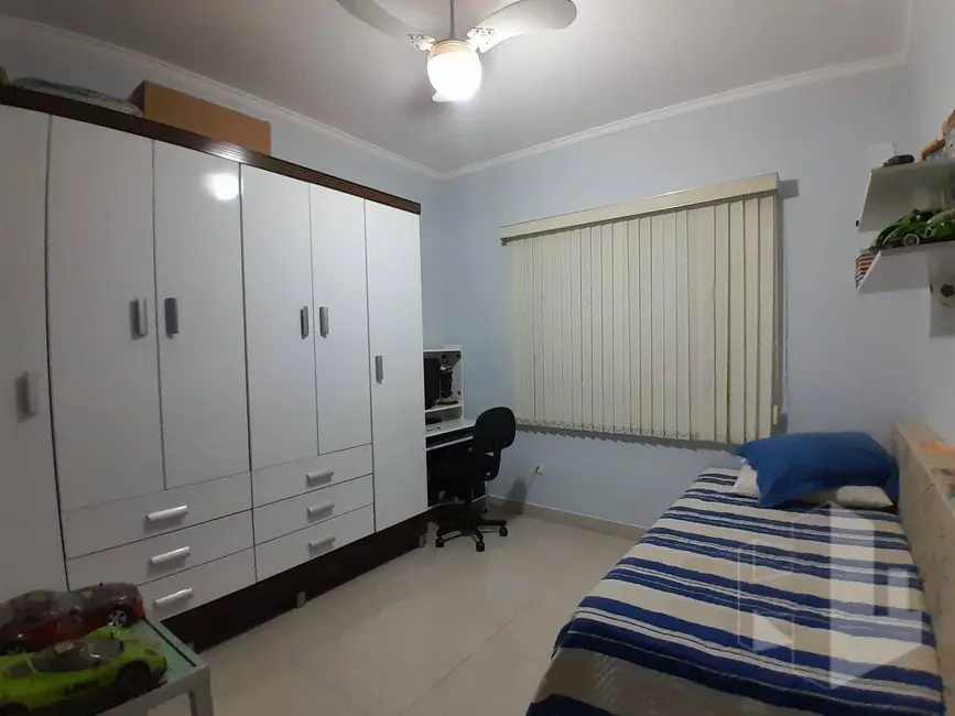 Casa com 2 quartos à venda, 225m2 em Jardim Continental, Jau - SP - imagem 5 Foto 5 de Casa com 2 quartos à venda, 225m2 em Jardim Continental, Jau - SP