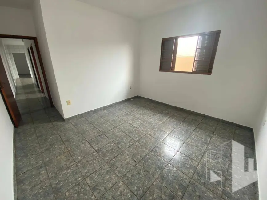 Foto 5 de Casa com 2 quartos para alugar, 275m2 em Jardim Nova Jaú, Jau - SP