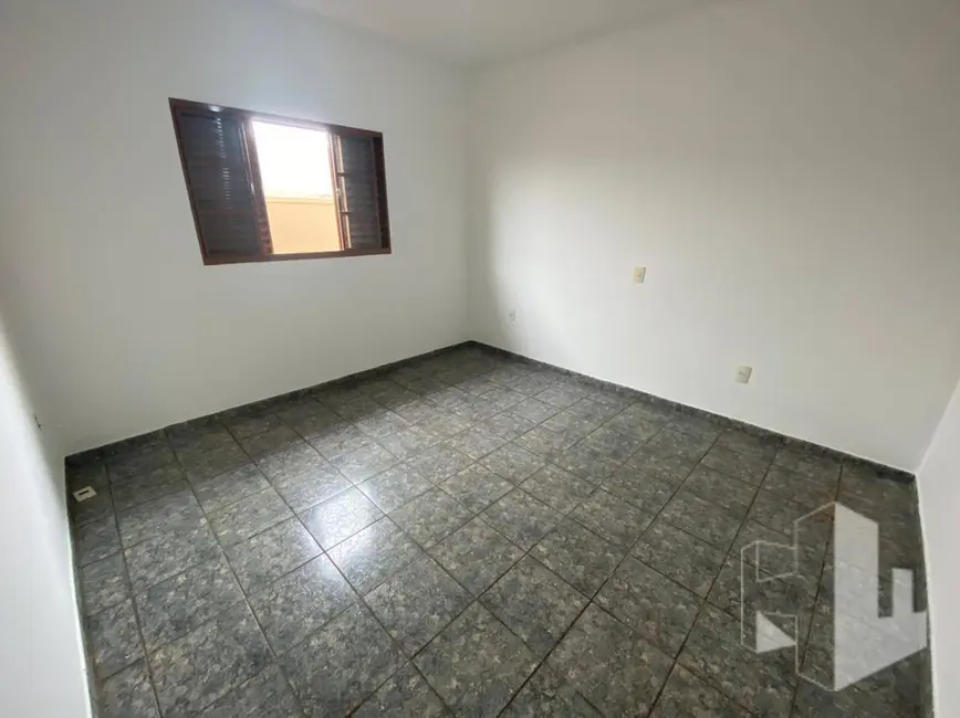 Foto 6 de Casa com 2 quartos para alugar, 275m2 em Jardim Nova Jaú, Jau - SP