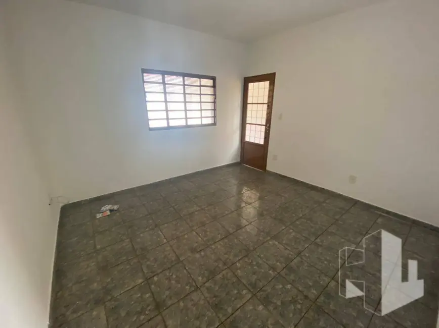 Foto 2 de Casa com 2 quartos para alugar, 275m2 em Jardim Nova Jaú, Jau - SP