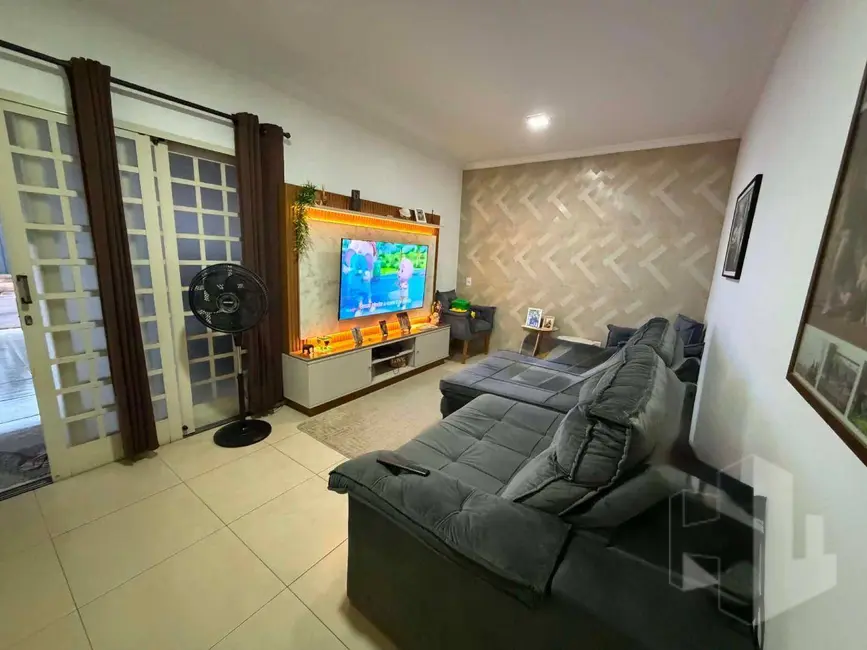 Foto 1 de Casa com 2 quartos à venda, 180m2 em Jardim Itatiaia, Jau - SP