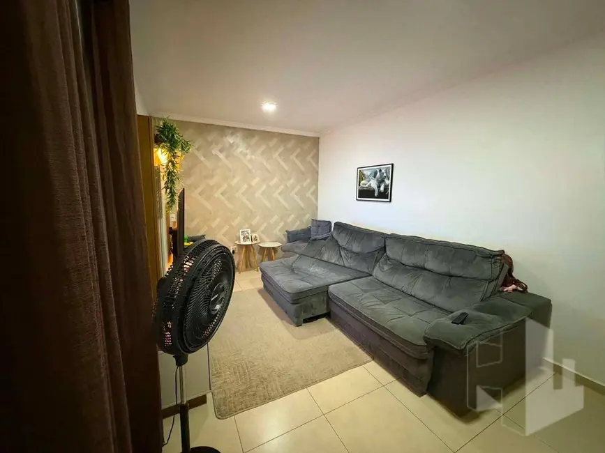 Foto 2 de Casa com 2 quartos à venda, 180m2 em Jardim Itatiaia, Jau - SP