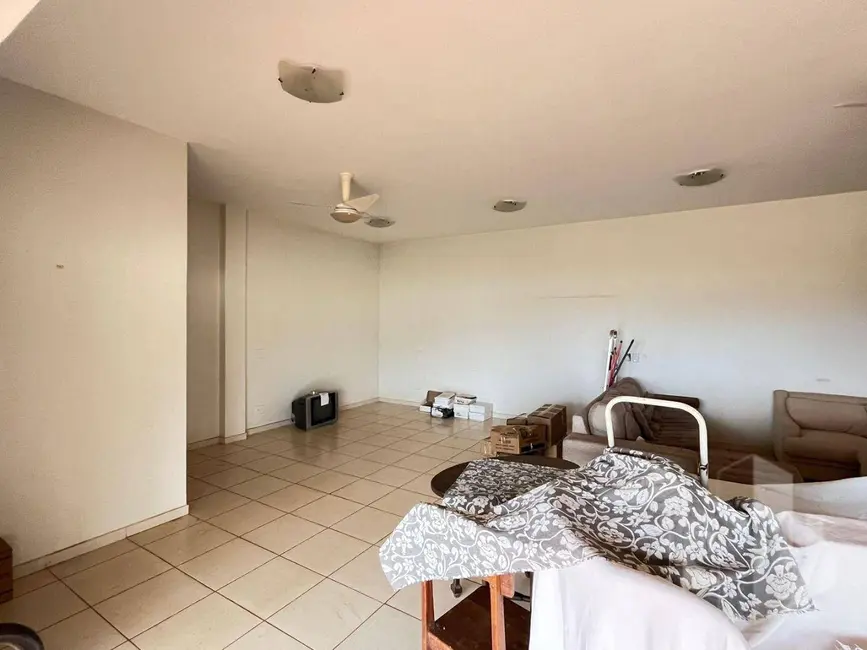 Casa de Condomínio com 4 quartos à venda, 2000m2 em Centro, Jau - SP - imagem 5 Foto 5 de Casa de Condomínio com 4 quartos à venda, 2000m2 em Centro, Jau - SP