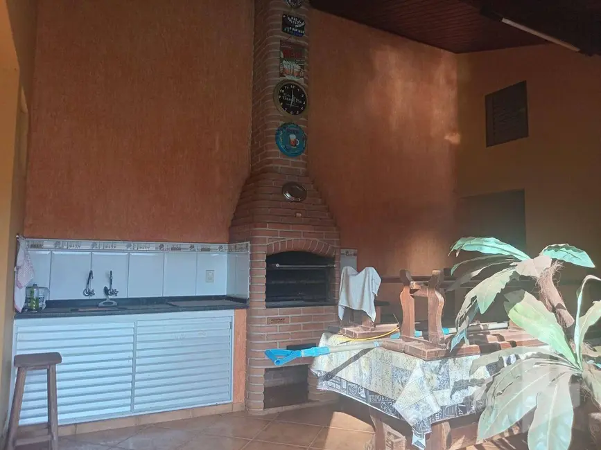 Casa com 1 quarto para alugar, 333m2 em Jardim Parati, Jau - SP - imagem 8 Foto 8 de Casa com 1 quarto para alugar, 333m2 em Jardim Parati, Jau - SP