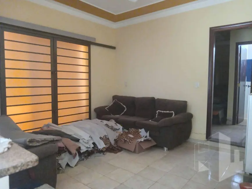 Casa com 1 quarto para alugar, 333m2 em Jardim Parati, Jau - SP - imagem 3 Foto 3 de Casa com 1 quarto para alugar, 333m2 em Jardim Parati, Jau - SP