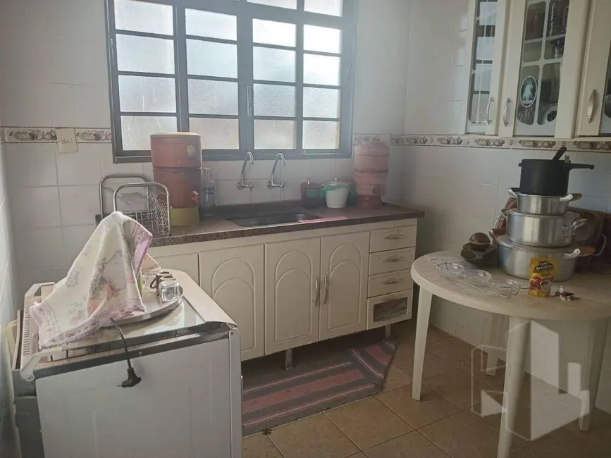 Casa com 1 quarto para alugar, 333m2 em Jardim Parati, Jau - SP - imagem 5 Foto 5 de Casa com 1 quarto para alugar, 333m2 em Jardim Parati, Jau - SP