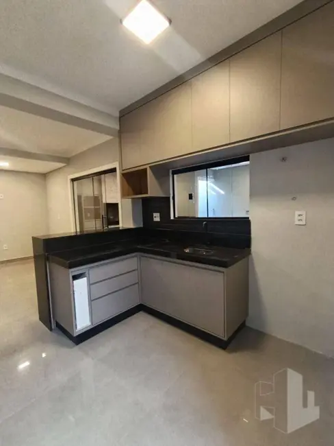 Foto 3 de Casa com 3 quartos à venda, 190m2 em Jau - SP