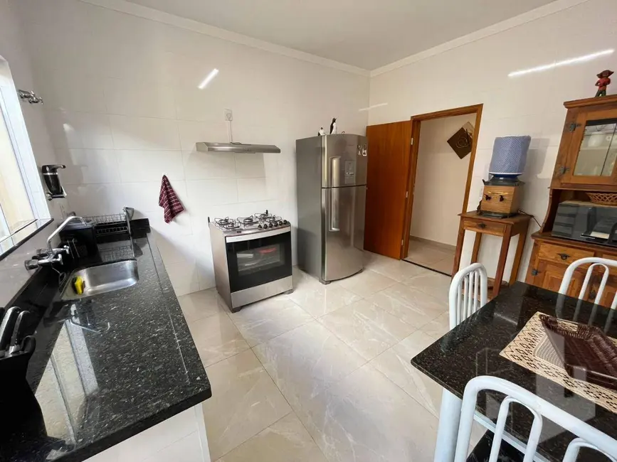 Foto 3 de Casa com 3 quartos à venda, 200m2 em Jau - SP