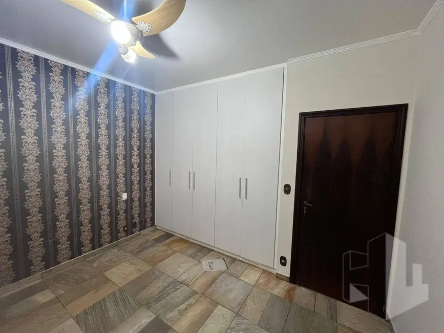 Casa com 4 quartos para alugar, 150m2 em Jardim das Paineiras, Jau - SP - imagem 2 Foto 2 de Casa com 4 quartos para alugar, 150m2 em Jardim das Paineiras, Jau - SP