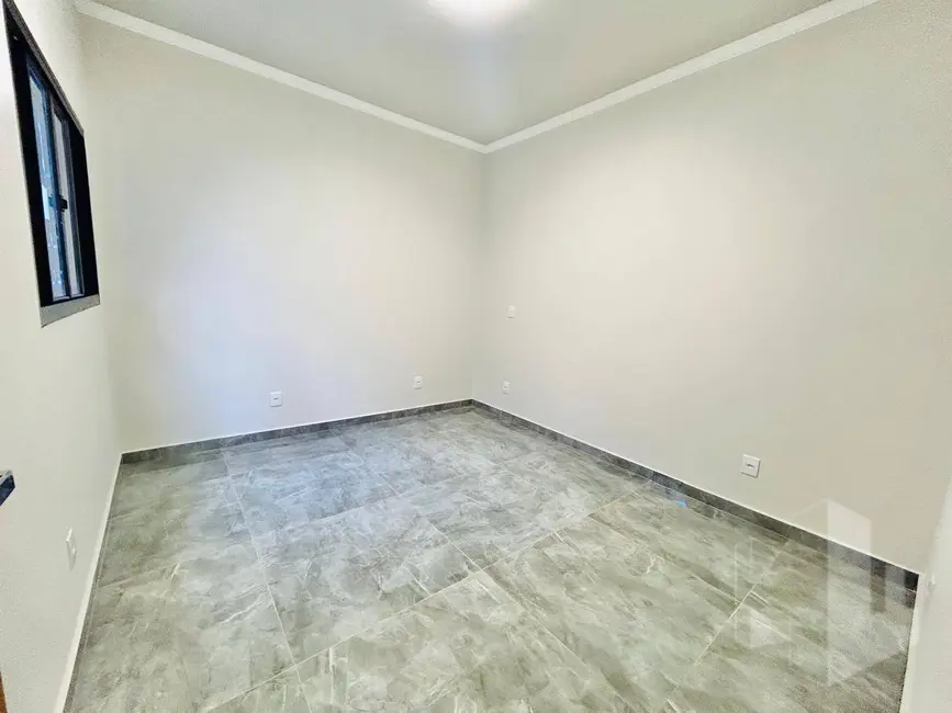 Casa com 2 quartos à venda e para alugar, 184m2 em Jardim Doutor Roberto Pacheco, Jau - SP - imagem 2 Foto 2 de Casa com 2 quartos à venda e para alugar, 184m2 em Jardim Doutor Roberto Pacheco, Jau - SP