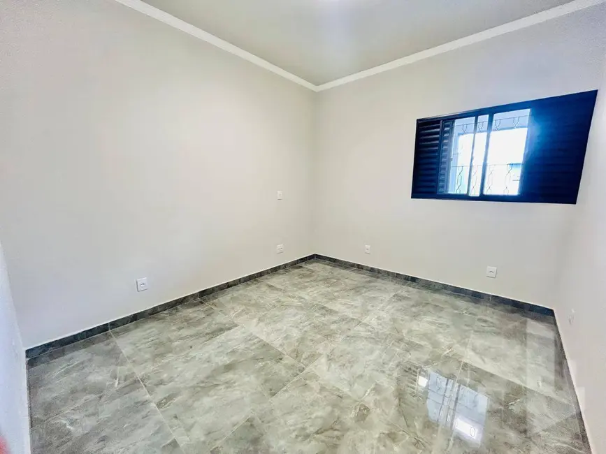 Casa com 2 quartos à venda e para alugar, 184m2 em Jardim Doutor Roberto Pacheco, Jau - SP - imagem 3 Foto 3 de Casa com 2 quartos à venda e para alugar, 184m2 em Jardim Doutor Roberto Pacheco, Jau - SP