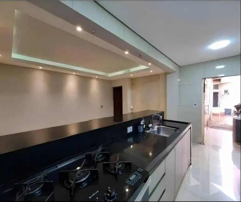 Foto 2 de Casa com 3 quartos à venda, 132m2 em Jardim Maria Cibele, Jau - SP