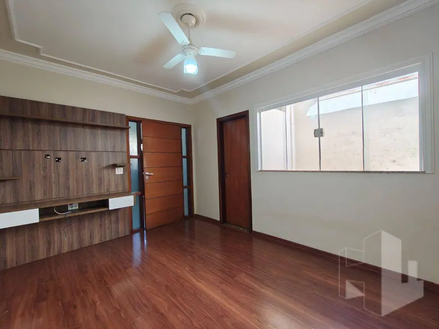 Foto 6 de Casa com 3 quartos à venda e para alugar, 250m2 em Jardim Itamarati, Jau - SP