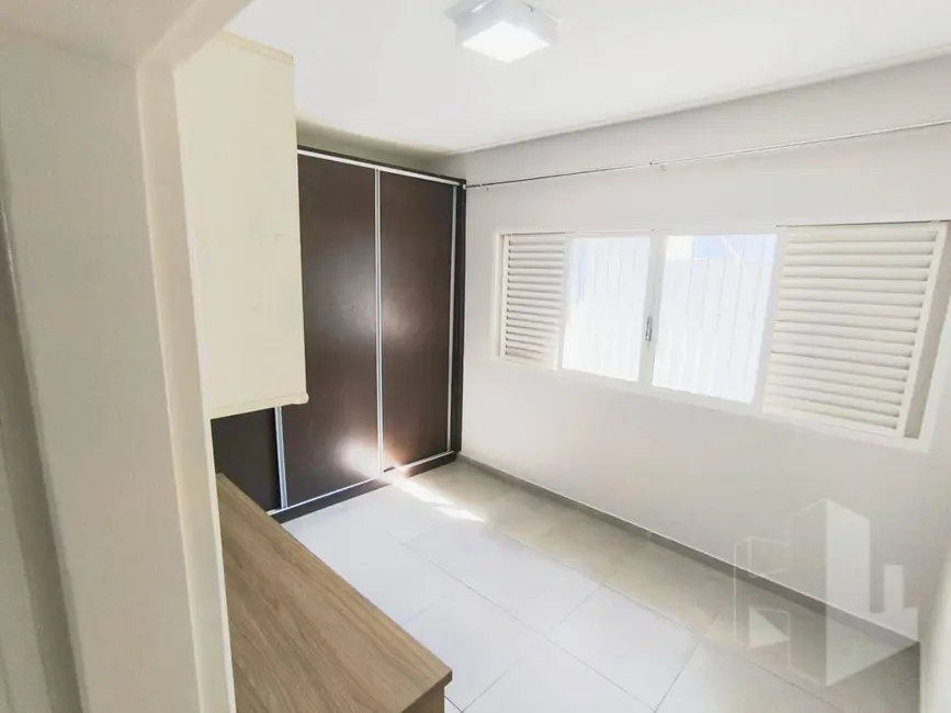 Casa com 3 quartos à venda, 200m2 em Vila Arnaldo, Sao Carlos - SP - imagem 8 Foto 8 de Casa com 3 quartos à venda, 200m2 em Vila Arnaldo, Sao Carlos - SP
