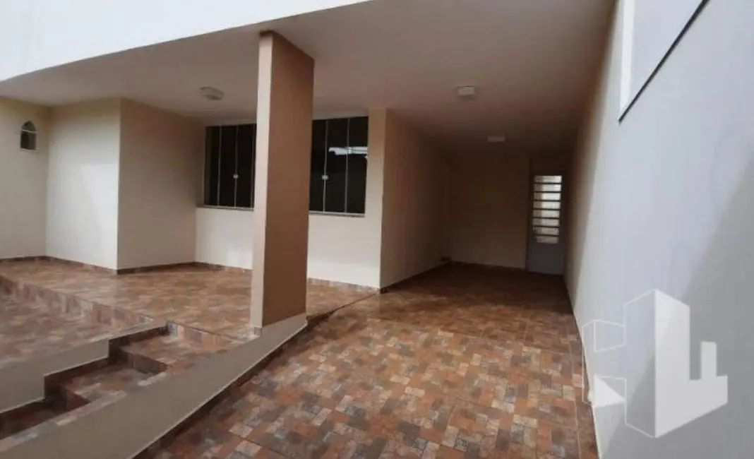 Foto 2 de Casa com 3 quartos para alugar, 250m2 em Chácara Braz Miraglia, Jau - SP