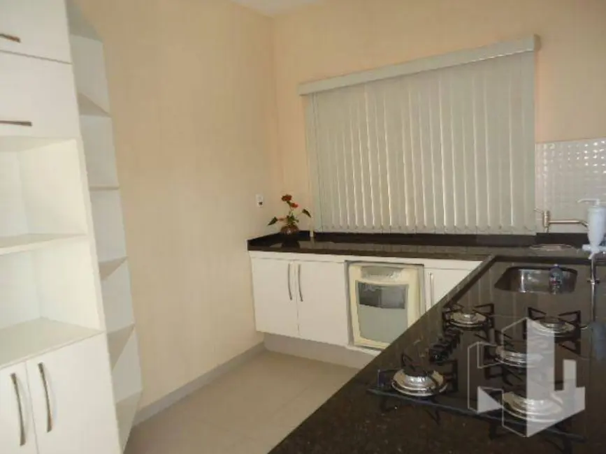 Foto 5 de Casa à venda, 300m2 em Centro, Jau - SP