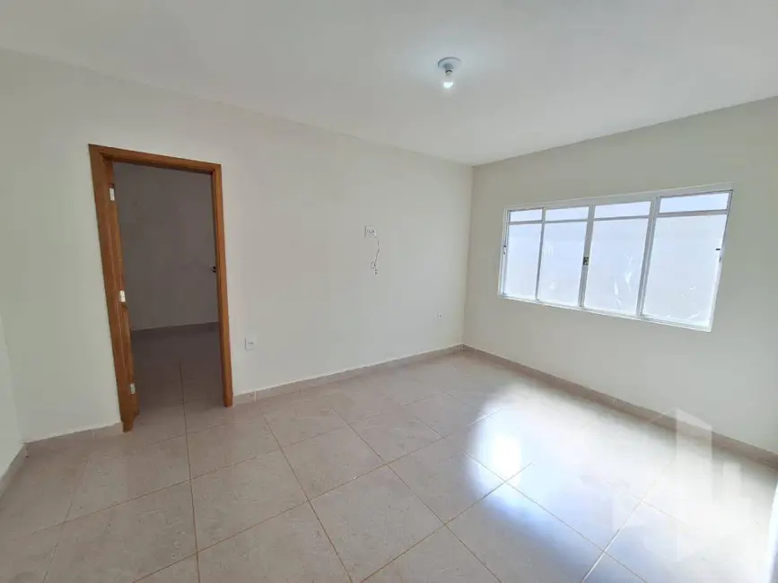Foto 2 de Casa com 3 quartos à venda, 175m2 em Jardim Olímpia, Jau - SP